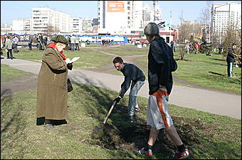 21 апреля 2007 г., Барнаул   В Барнауле прошел общегородской субботник