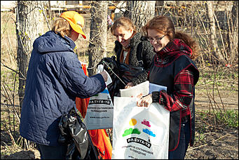 21 апреля 2012 г., Барнаул   Субботник с "Радио Шансон Барнаул" (101,9 FM)