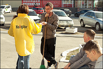 21 апреля 2012 г., Барнаул   Субботник с "Радио Шансон Барнаул" (101,9 FM)