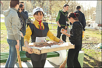 21 апреля 2012 г., Барнаул   Субботник с "Радио Шансон Барнаул" (101,9 FM)