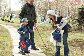 21 апреля 2012 г., Барнаул   Субботник с "Радио Шансон Барнаул" (101,9 FM)