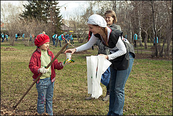 21 апреля 2012 г., Барнаул   Субботник с "Радио Шансон Барнаул" (101,9 FM)