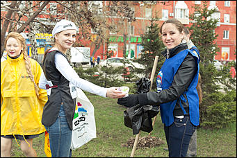 21 апреля 2012 г., Барнаул   Субботник с "Радио Шансон Барнаул" (101,9 FM)