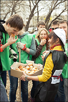 21 апреля 2012 г., Барнаул   Субботник с "Радио Шансон Барнаул" (101,9 FM)