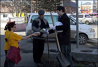 Фоторепортаж   «Чисто по-нашему»! (субботник по «Радио Шансон Барнаул»)