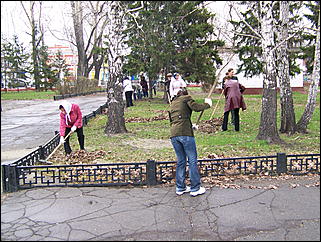 25 апреля 2009 г., Барнаул   общегородской субботник, фото FM-Продакшн и ИА "Амител"