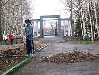 25 апреля 2009 г., Барнаул   общегородской субботник, фото FM-Продакшн и ИА "Амител"