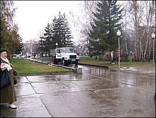 25 апреля 2009 г., Барнаул   общегородской субботник, фото FM-Продакшн и ИА "Амител"