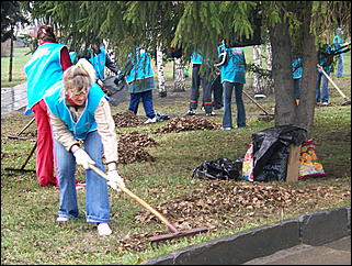 25 апреля 2009 г., Барнаул   общегородской субботник, фото FM-Продакшн и ИА "Амител"