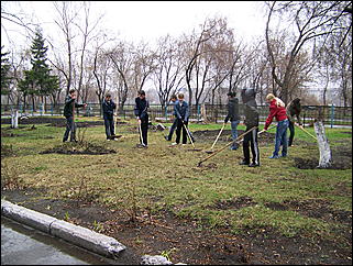 25 апреля 2009 г., Барнаул   общегородской субботник, фото FM-Продакшн и ИА "Амител"