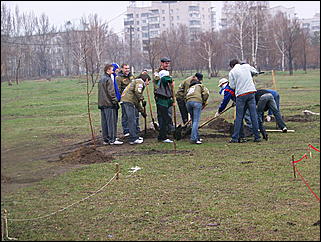 25 апреля 2009 г., Барнаул   общегородской субботник, фото FM-Продакшн и ИА "Амител"