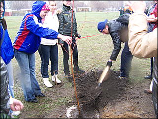25 апреля 2009 г., Барнаул   общегородской субботник, фото FM-Продакшн и ИА "Амител"