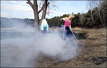 22 апреля 2006 г. Барнаул   Субботник накануне Пасхи:&nbsp;политпартии и религиозные конфессии&nbsp; 