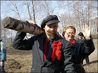 22 апреля 2006 г. Барнаул   Субботник накануне Пасхи:&nbsp;политпартии и религиозные конфессии&nbsp; 