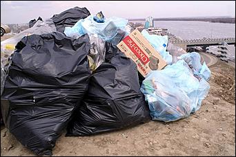 22 апреля 2006 г. Барнаул   Субботник накануне Пасхи:&nbsp;политпартии и религиозные конфессии&nbsp; 