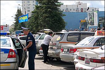 9 августа 2011 г., Барнаул   Акция протеста таксистов