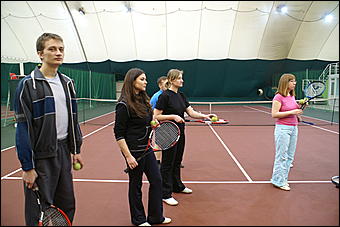 13 февраля 2010 г., Барнаул   Начало зимней олимпиады барнаульские журналисты отметили на теннисом корте 