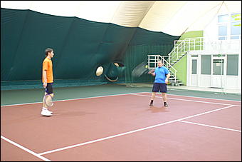 13 февраля 2010 г., Барнаул   Начало зимней олимпиады барнаульские журналисты отметили на теннисом корте 