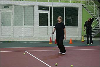 13 февраля 2010 г., Барнаул   Начало зимней олимпиады барнаульские журналисты отметили на теннисом корте 