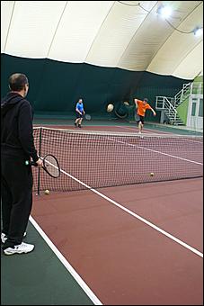 13 февраля 2010 г., Барнаул   Начало зимней олимпиады барнаульские журналисты отметили на теннисом корте 