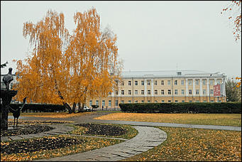 15 октябрь 2020 г., Барнаул   "Пускай лежат еще недельку". Барнаул в осенней листве 