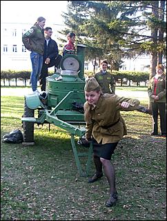 7 мая 2009 г., Барнаул   Барнаульская молодежь устроила "Теркинский привал"