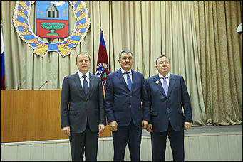 1 июня 2018 г., Барнаул. Екатерина Смолихина   Смена лиц: политическую элиту Алтая познакомили с Виктором Томенко
