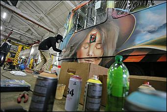 7 мая 2020 г., Барнаул. Екатерина Смолихина   Искусство на рельсах. Как барнаульские художники украшают трамваи ко Дню Победы