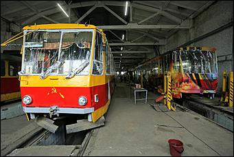 7 мая 2020 г., Барнаул. Екатерина Смолихина   Искусство на рельсах. Как барнаульские художники украшают трамваи ко Дню Победы