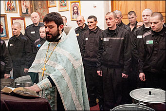 20 январь 2017 г., Барнаул  © Амител Вячеслав Мельников   В надежде на прощение: как барнаульские заключенные окунаются в купель 