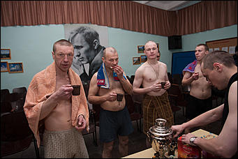 20 январь 2017 г., Барнаул  © Амител Вячеслав Мельников   В надежде на прощение: как барнаульские заключенные окунаются в купель 