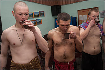 20 январь 2017 г., Барнаул  © Амител Вячеслав Мельников   В надежде на прощение: как барнаульские заключенные окунаются в купель 