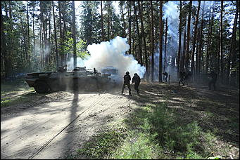 24 августа 2017 г., Павловск. Екатерина Смолихина   БТР, вертолет и спецназ: как в Павловске прошло масштабное антитеррористическое учение