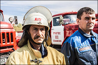 28 апрель 2016 г., Барнаул   Условный пожар вспыхнул в лесах Бобровки. Завершающий день учений МЧС и как выглядит передвижной Центр управления изнутри. 