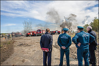28 апрель 2016 г., Барнаул   Условный пожар вспыхнул в лесах Бобровки. Завершающий день учений МЧС и как выглядит передвижной Центр управления изнутри. 
