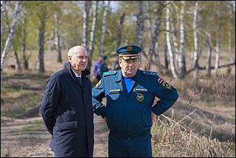 28 апрель 2016 г., Барнаул   Условный пожар вспыхнул в лесах Бобровки. Завершающий день учений МЧС и как выглядит передвижной Центр управления изнутри. 