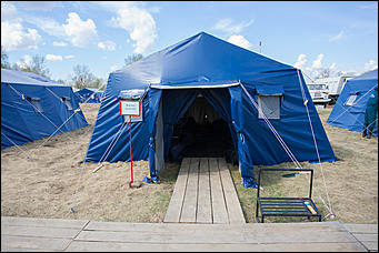 28 апрель 2016 г., Барнаул   Условный пожар вспыхнул в лесах Бобровки. Завершающий день учений МЧС и как выглядит передвижной Центр управления изнутри. 