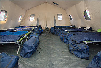 28 апрель 2016 г., Барнаул   Условный пожар вспыхнул в лесах Бобровки. Завершающий день учений МЧС и как выглядит передвижной Центр управления изнутри. 