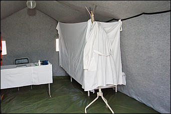 28 апрель 2016 г., Барнаул   Условный пожар вспыхнул в лесах Бобровки. Завершающий день учений МЧС и как выглядит передвижной Центр управления изнутри. 