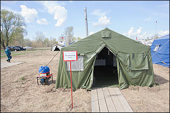 28 апрель 2016 г., Барнаул   Условный пожар вспыхнул в лесах Бобровки. Завершающий день учений МЧС и как выглядит передвижной Центр управления изнутри. 