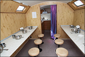 28 апрель 2016 г., Барнаул   Условный пожар вспыхнул в лесах Бобровки. Завершающий день учений МЧС и как выглядит передвижной Центр управления изнутри. 