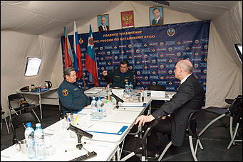 28 апрель 2016 г., Барнаул   Условный пожар вспыхнул в лесах Бобровки. Завершающий день учений МЧС и как выглядит передвижной Центр управления изнутри. 