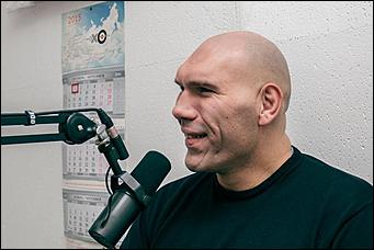 Известный спортсмен приехал на соревнования   Николай Валуев в Барнауле

