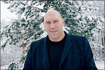 Известный спортсмен приехал на соревнования   Николай Валуев в Барнауле

