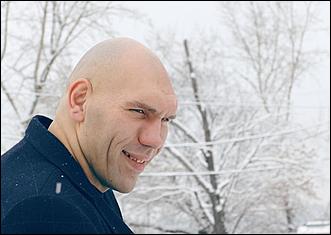 Известный спортсмен приехал на соревнования   Николай Валуев в Барнауле

