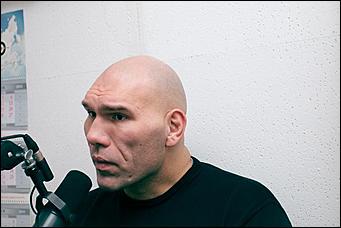 Известный спортсмен приехал на соревнования   Николай Валуев в Барнауле

