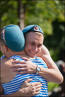 2 август 2016 г., Барнаул © Амител Вячеслав Мельников   Как десантники начали праздновать День ВДВ?