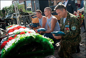 2 август 2016 г., Барнаул © Амител Вячеслав Мельников   Как десантники начали праздновать День ВДВ?