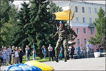 2 август 2016 г., Барнаул © Амител Вячеслав Мельников   Как десантники начали праздновать День ВДВ?