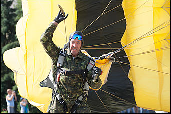 2 август 2016 г., Барнаул © Амител Вячеслав Мельников   Как десантники начали праздновать День ВДВ?